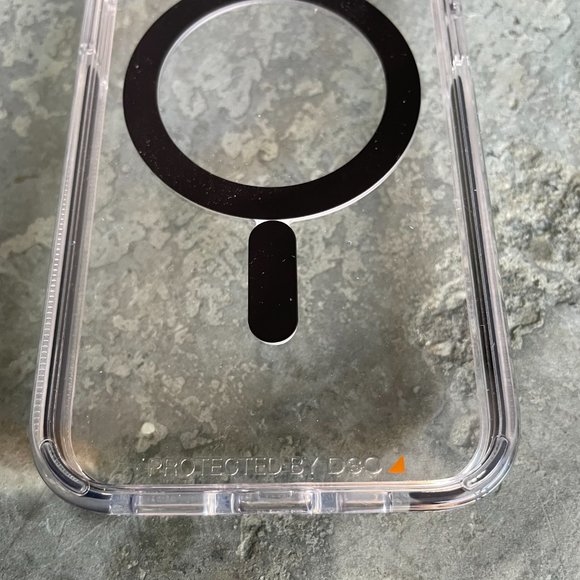Zagg Gear 4 Picadilly Snap Magnetic iPhone Case - Picture 6 of 7